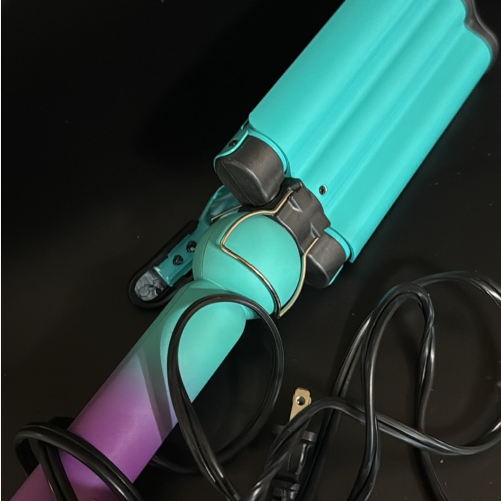 BedHead Aqua and Purple Hair Styler